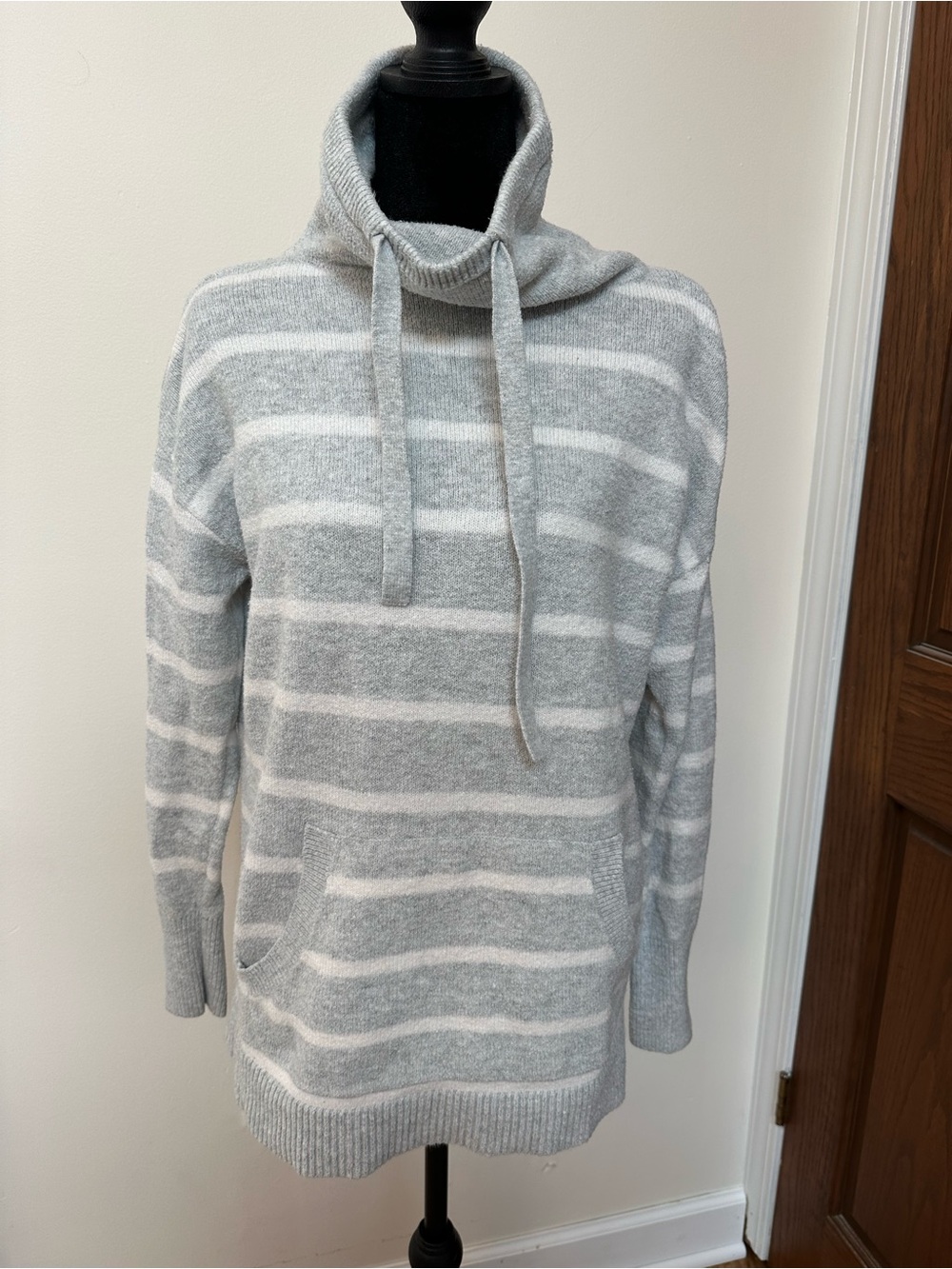 LOFT Gray and White Striped Loose Turtleneck Pullover w/ Pockets - Size Medium
